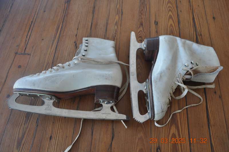 Vintage Hudora Record Ice Skates