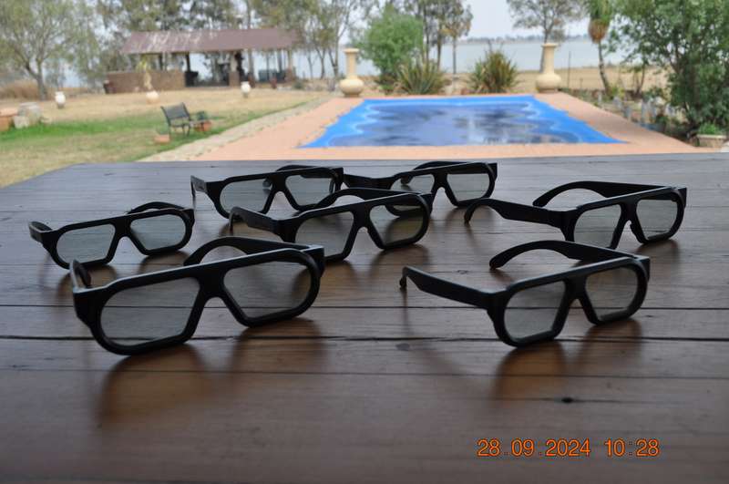 3D Glasses (7 pairs )