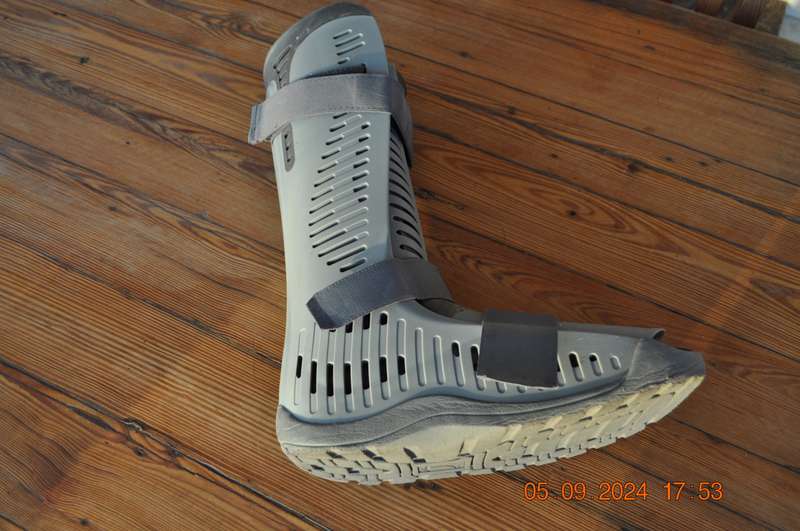 Ossur MoonBoot Size Medium