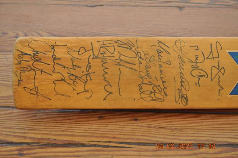 Gunn and Moore Cricket Bat Singed By South Africa