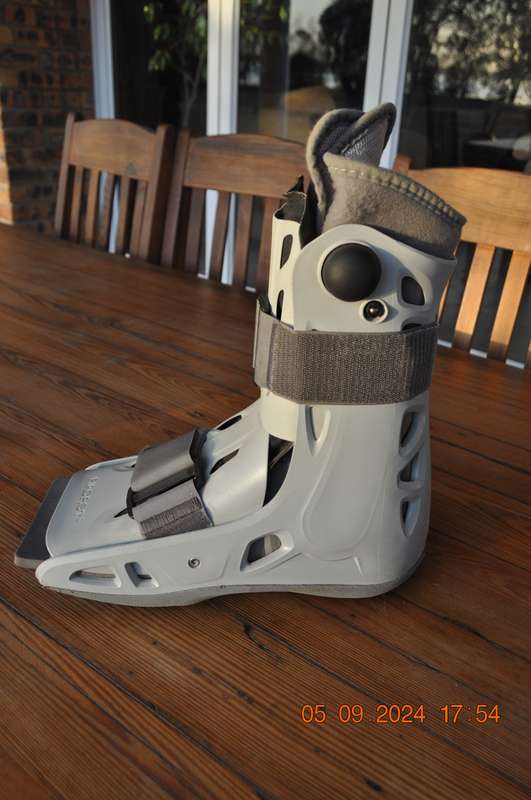 Aircast Short MoonBoot Size Large