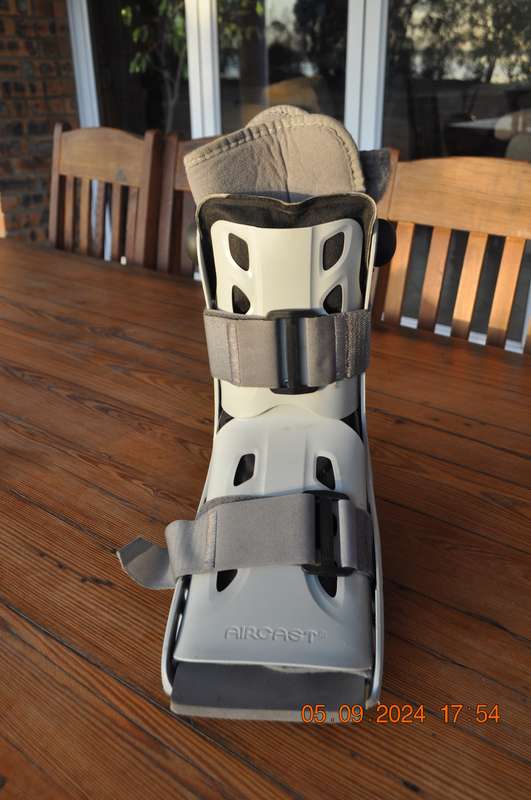 Aircast Short MoonBoot Size Large