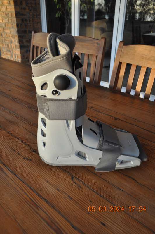 Aircast Short MoonBoot Size Large