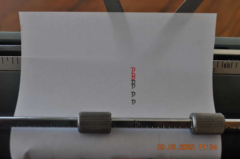 Vintage Olivetti Lettera 32 Typewriter (as is)