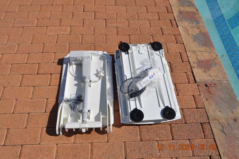 AquaTec Bath Lift Chair (like new)