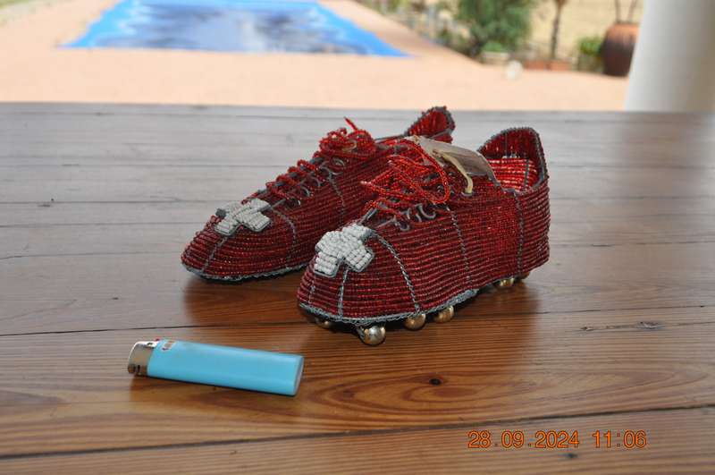 Wire Beaded Soccer Boots (red)