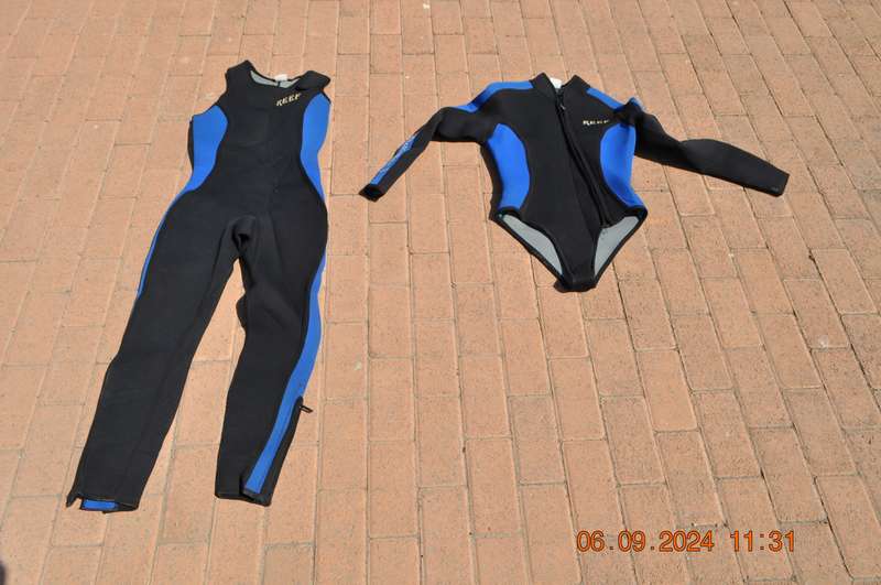 Reef 2 Piece Wetsuit Size Large (5mm)