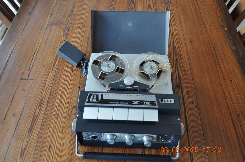 Vintage Akai Cross Field X-IV Reel to Reel Tape Recorder Player