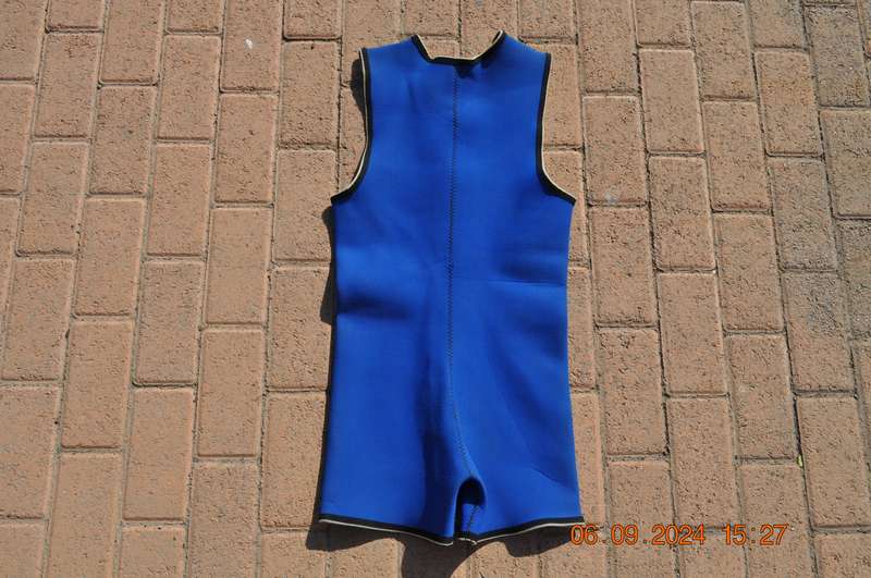 Zero Shorty Wetsuit Size Small