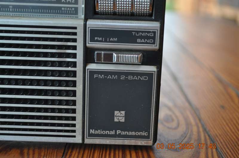 Vintage National Panasonic 2 Band Radio