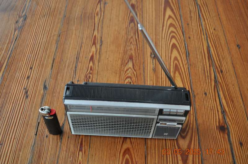 Vintage National Panasonic 2 Band Radio