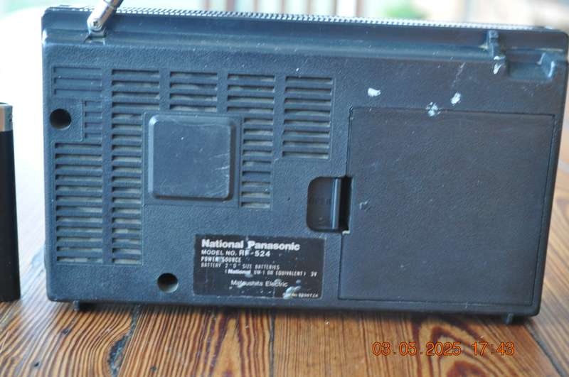 Vintage National Panasonic 2 Band Radio