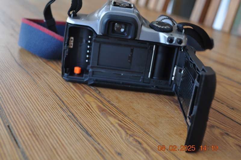 Vintage Canon 3000v 35mm Film Camera (body only)
