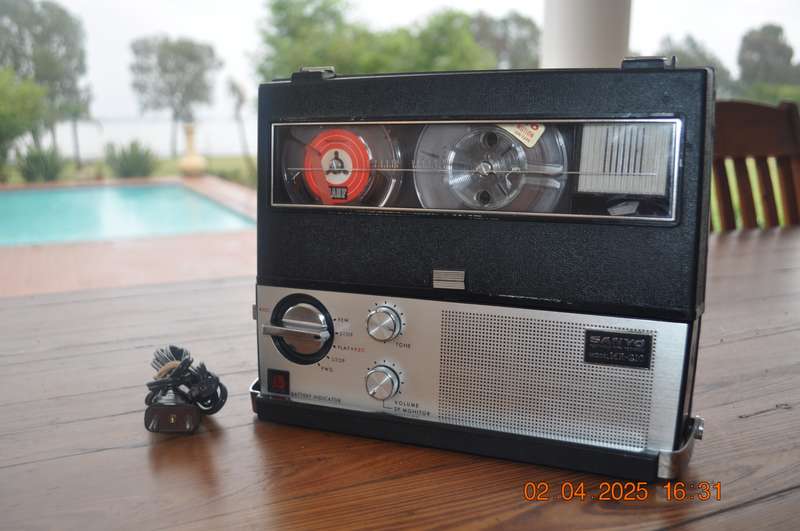 Vintage Sanyo Portable Reel to Reel Player