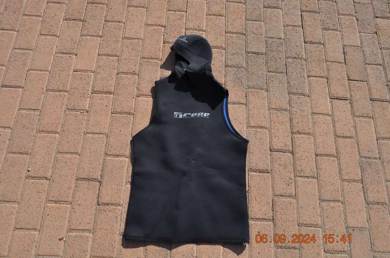 Reef Chicken Vest Size XXL