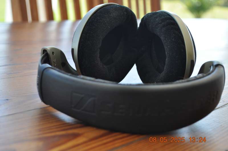 Sennheiser HD 595 Headphones