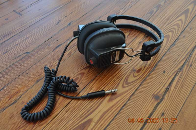 Vintage Alpha-Arena Headphones