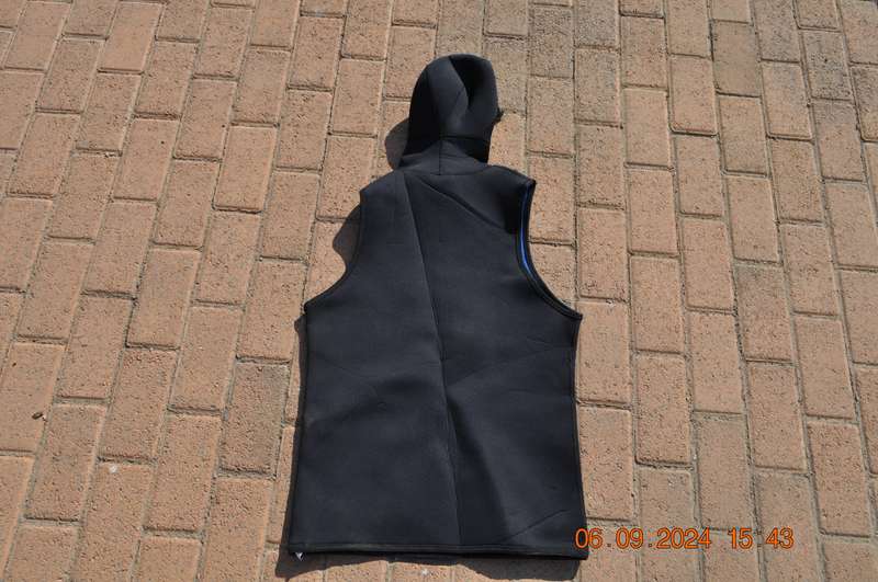 Reef Chicken Vest Size XXL