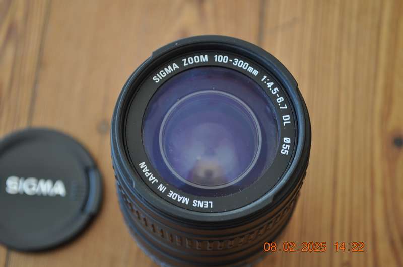 Sigma Camera Zoom Lens 100-300mm (canon mount)