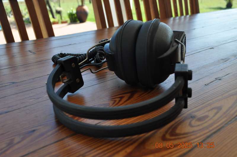 Vintage Alpha-Arena Headphones
