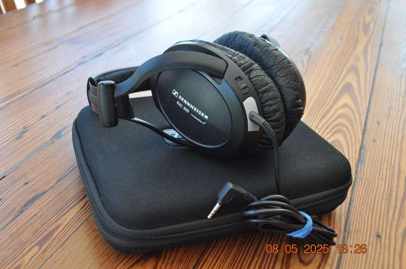Sennheiser PXC 350 Headphones In Carry Case