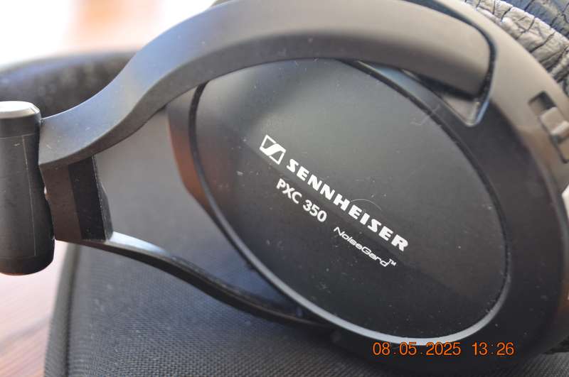 Sennheiser PXC 350 Headphones In Carry Case
