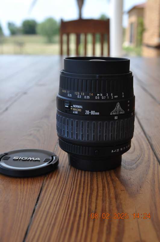 Sigma Camera Zoom Lens 28-80mm (canon mount)