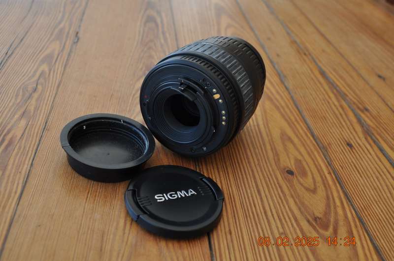 Sigma Camera Zoom Lens 28-80mm (canon mount)