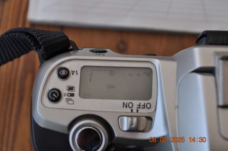 Vintage Canon MZ -7 35mm Film Camera (not working)
