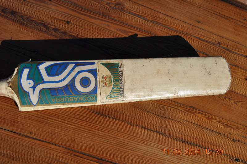 Vintage Kookaburra Goldcrown Super Cover Cricket Bat