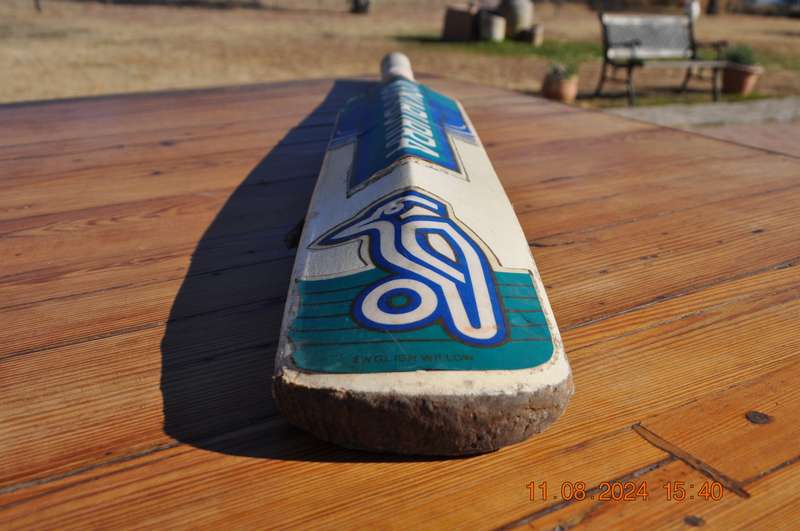 Vintage Kookaburra Goldcrown Super Cover Cricket Bat