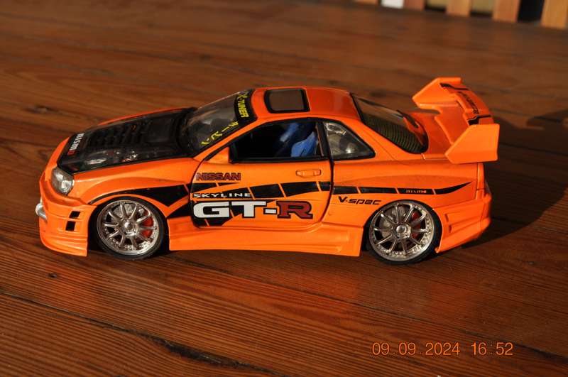 X-Tuner Kentoys Nissan Skyline GT-R Model Car Scale 1:24