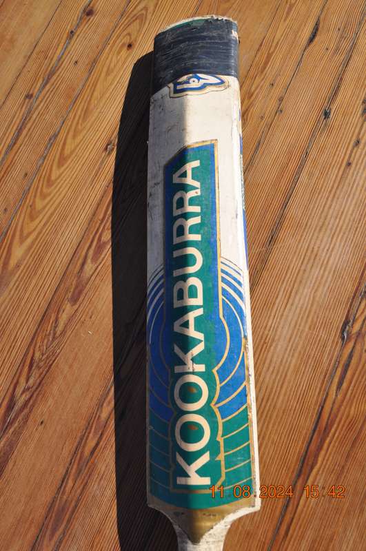 Vintage Kookaburra Sapphire Cricket Bat