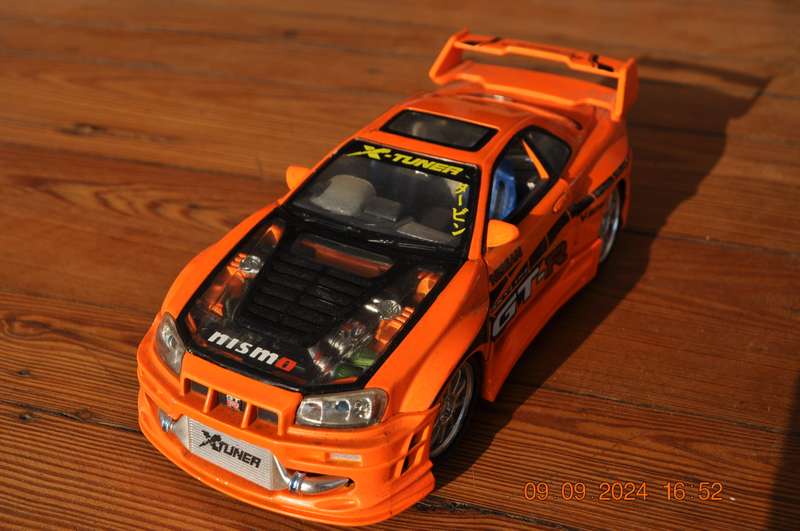 X-Tuner Kentoys Nissan Skyline GT-R Model Car Scale 1:24