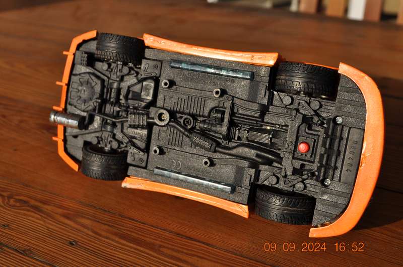 X-Tuner Kentoys Nissan Skyline GT-R Model Car Scale 1:24