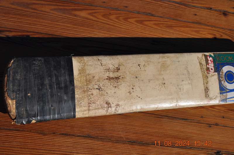 Vintage Kookaburra Sapphire Cricket Bat