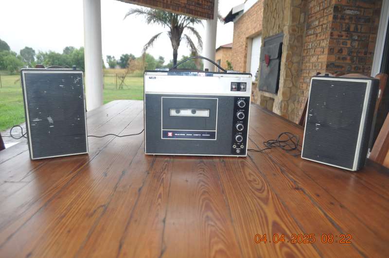 Vintage Hitachi Level Matic Boom Box from 1960s