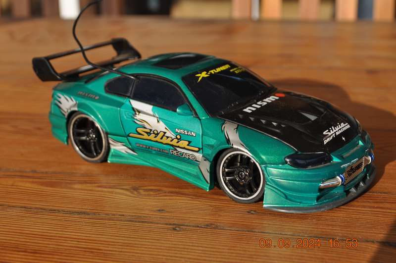 X-Tuner Nissan Silvia Model Car Scale 1:24