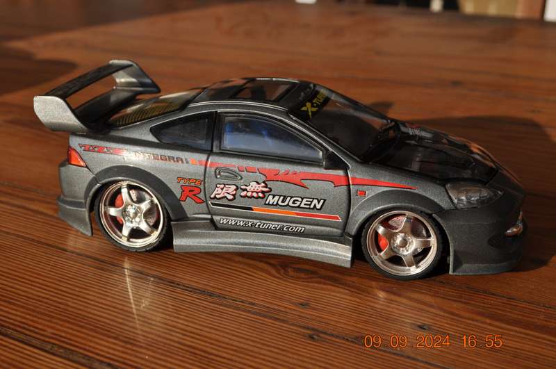 X-Tuner Honda Integra  Model Car Scale 1:24