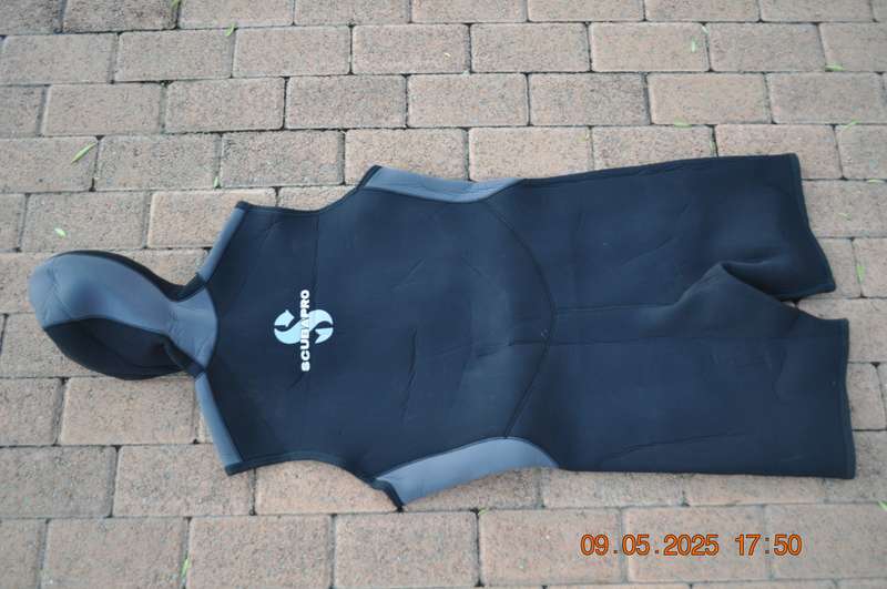Scubapro Hooded Shorty 5mm Wetsuit Size XXL