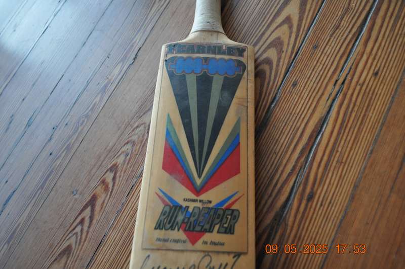 Vintage Fearnley Run-Reaper Cricket Bat Singed SA Players