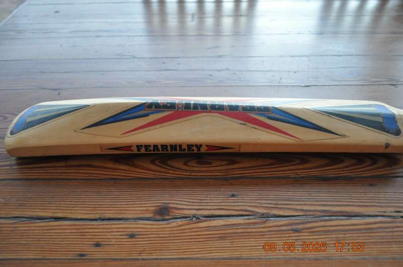 Vintage Fearnley Run-Reaper Cricket Bat Singed SA Players