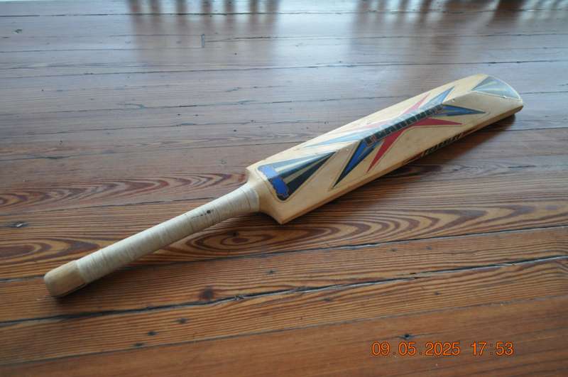 Vintage Fearnley Run-Reaper Cricket Bat Singed SA Players