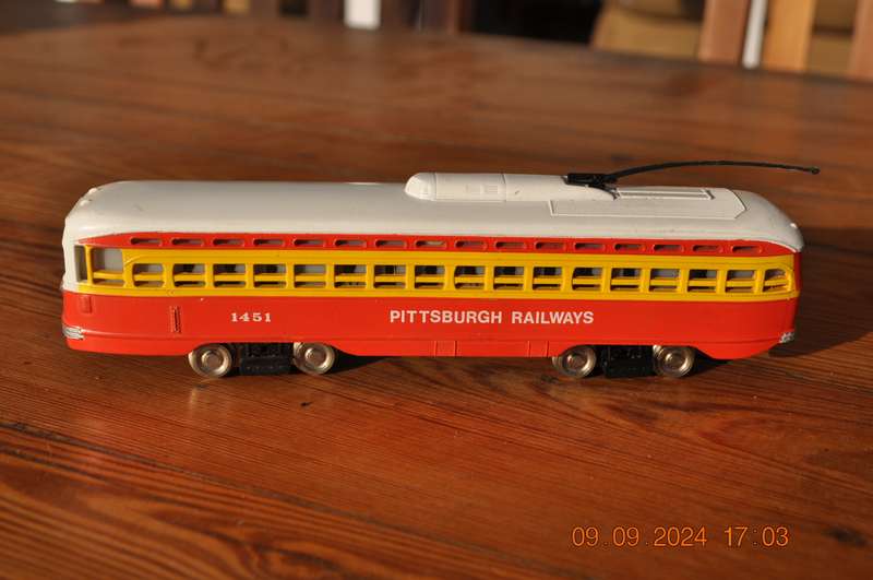 Bachmann 1451 Pittsburgh Railways PCC Trolley