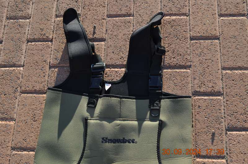 Snowbee Size Medium Neoprene Chest Waders Stockingfoot