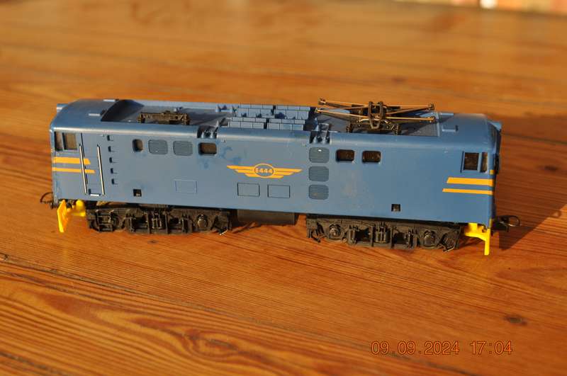 Lima SAR E444 Blue Train Locomotive (please read)