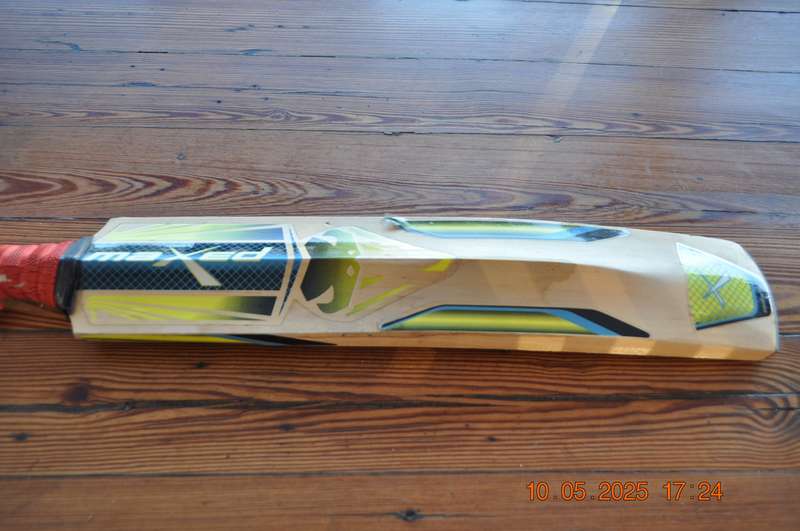 Maxed Size 5 Cricket Bat