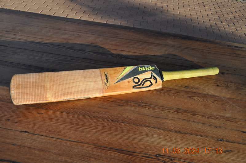 Kookaburra Blade 350 SH Cricket Bat