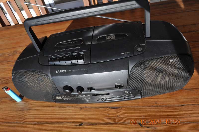Vintage Sanyo Boom Box Radio CD Player