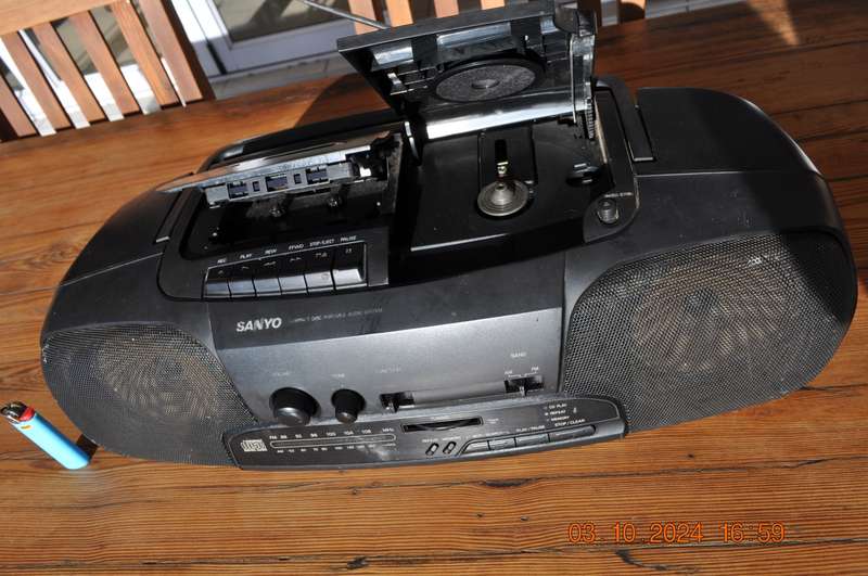 Vintage Sanyo Boom Box Radio CD Player